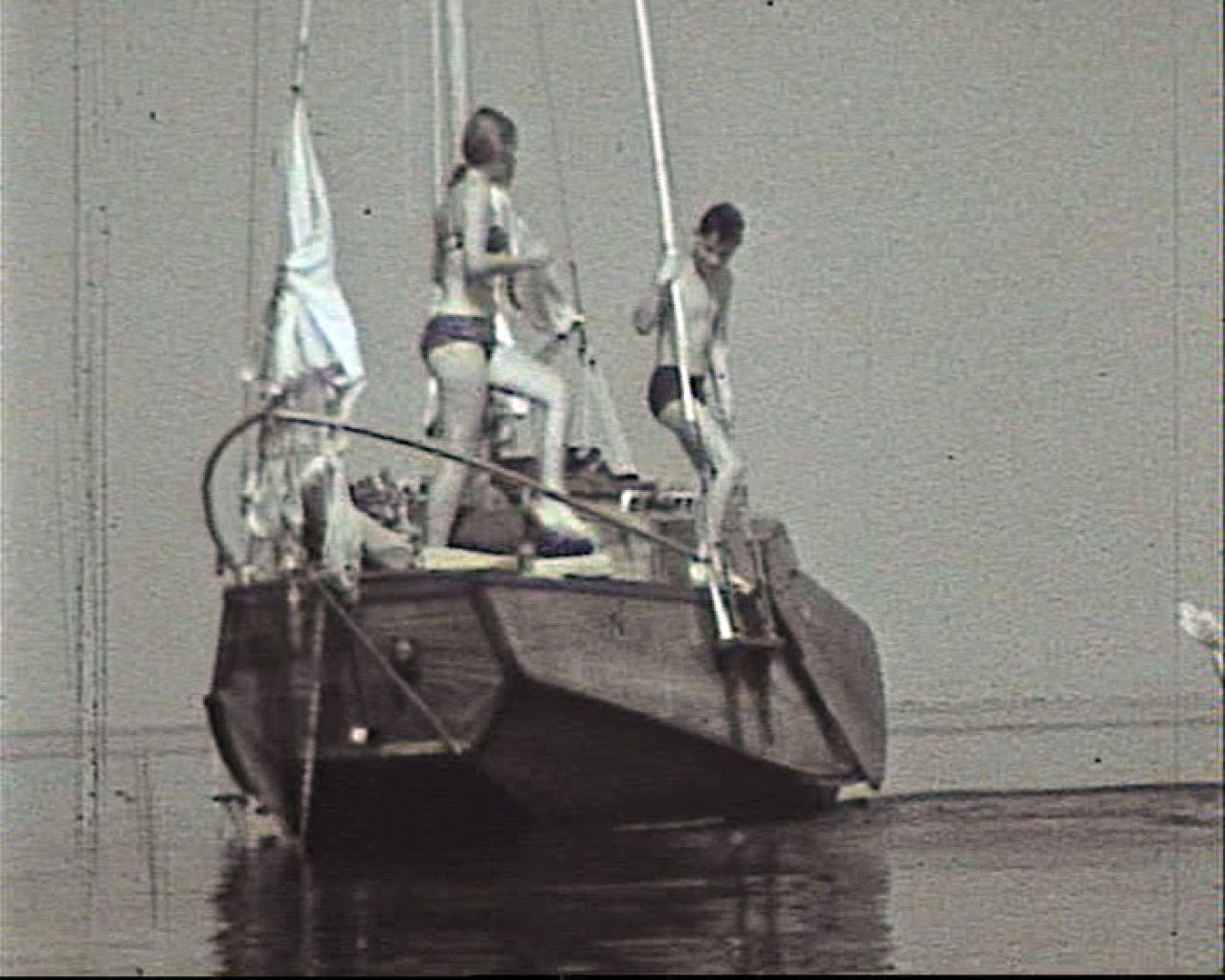 Kajuitschouw de Dikke Beer ongeveer 1967....waarschijnlijk bij Hellevoetsluis