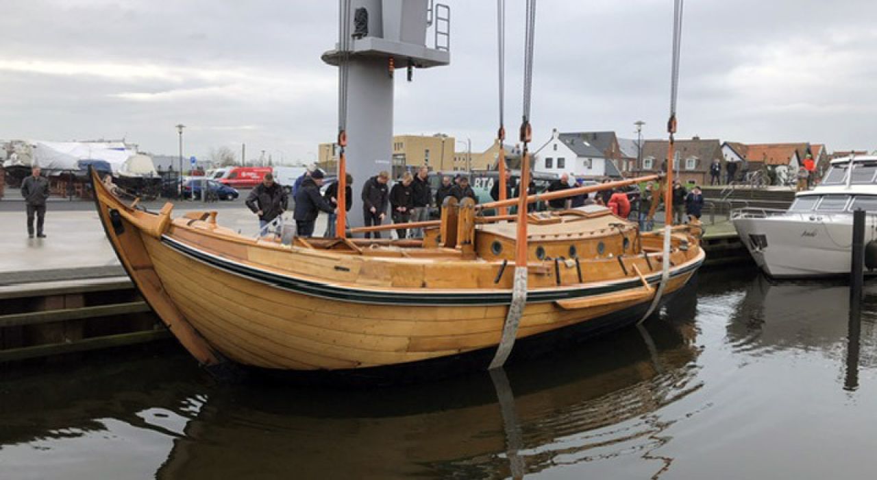De 'Houtrib is in de winter 2023-24 opgeknapt en klaar voor het komende seizoen. Die nieuwe mast is onderweg (foto Jan Hopman 10-02-2024)