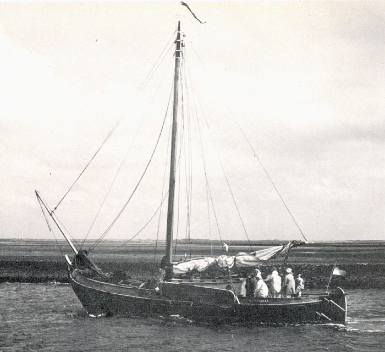 De 'Pieternella'' tijdens een Wad-cursus navigatie