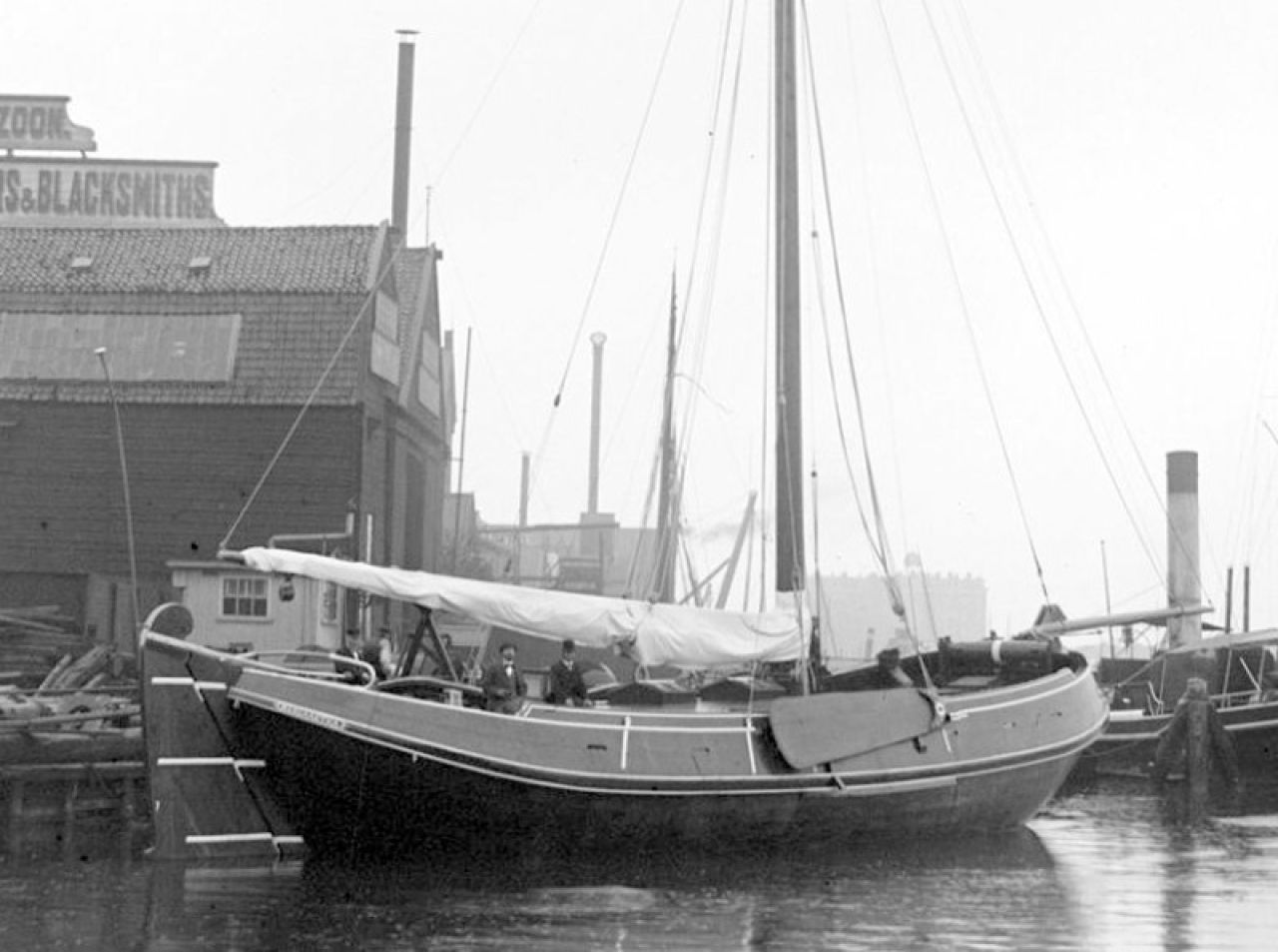 Schokker 'Margaretha' in het Westerdok 26-augustus-1895 (foto Jacob Olie)