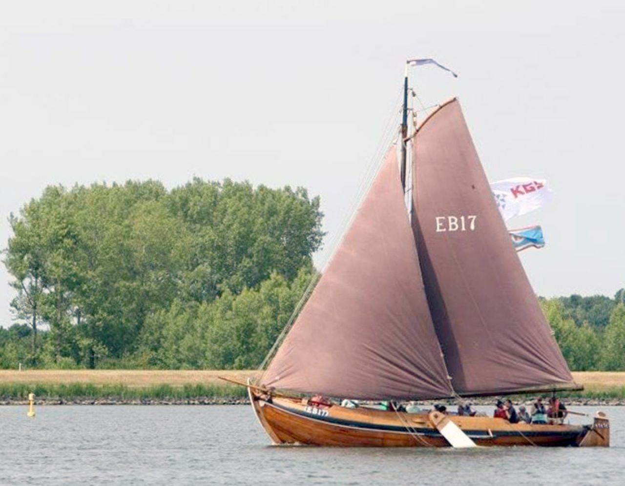 De EB17 met gasten op het Veluwemeer