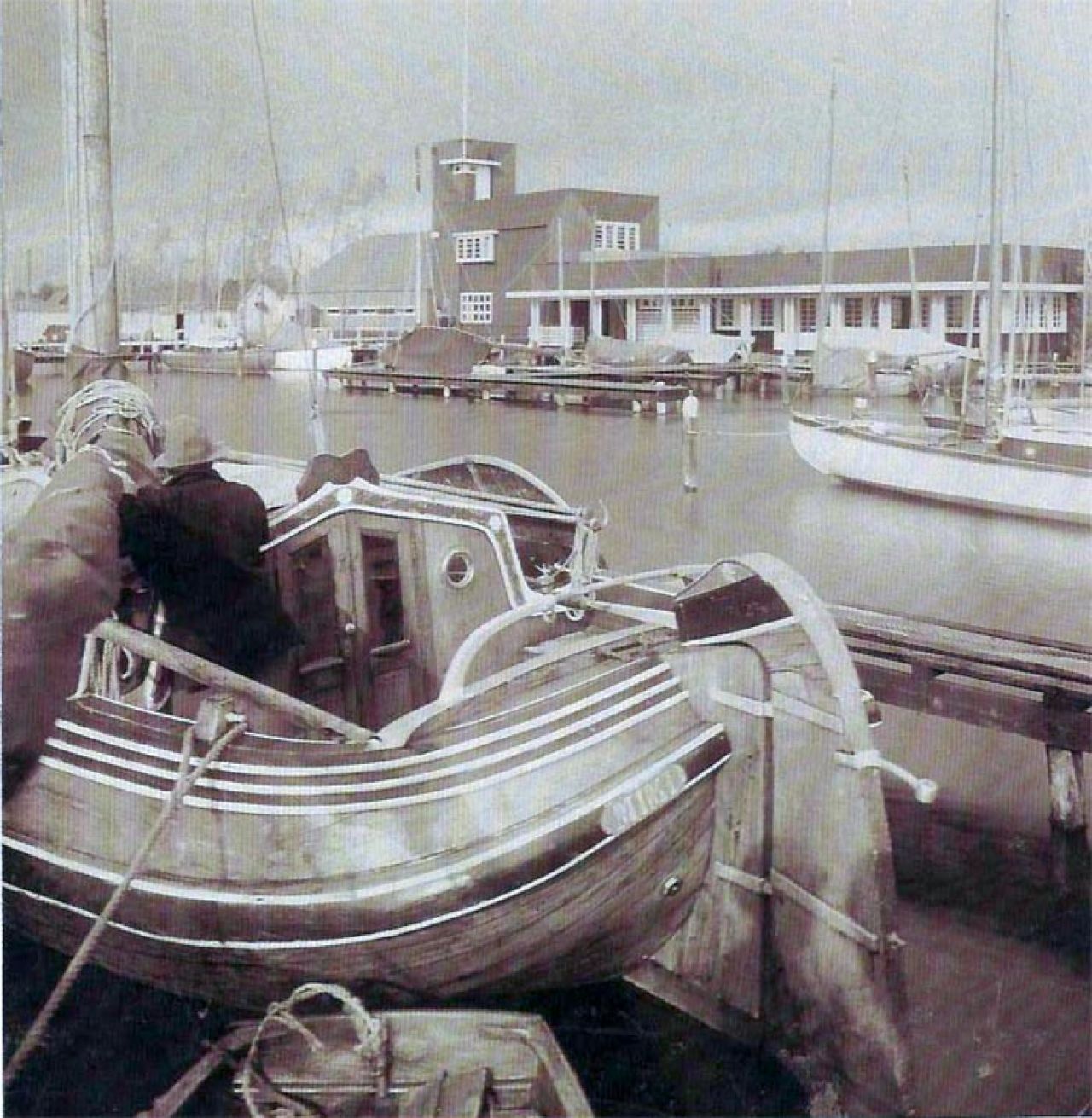 De haven van Watersportvereniging Nieuwe Meer eind jaren-20 (foto waarschijnlijk Dick greiner)
