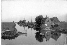 Foto van de werf van Brandsma in Franeker na 1900 - P. Timmer, Franeker, 2e Noord