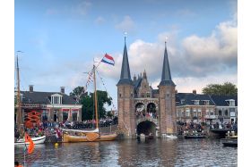 Vlootschouw Sneek met grote belangstelling