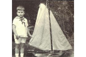 Model van Fries jacht 'Njord' (plaq. 11), vervaardigd door Jelle Sytema Grouw, de zeilknecht van de familie Kingma Boltjes. Foto is van 1927.