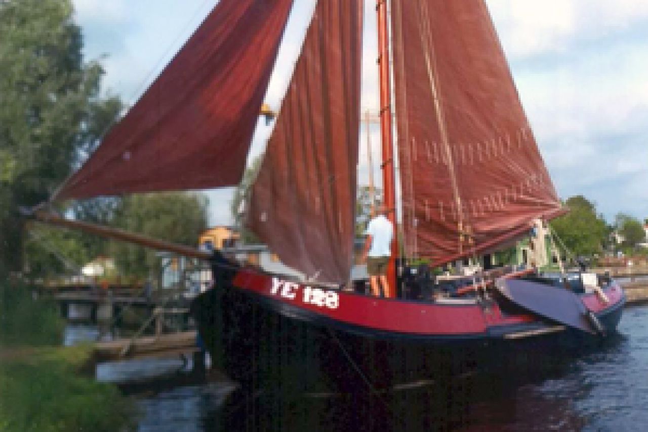 YE128 De Slenk